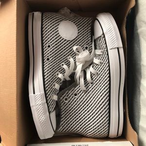 chuck taylor all star wonderland high top